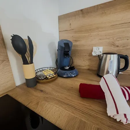 Le Petit Meze-t2 Avec Terasse *